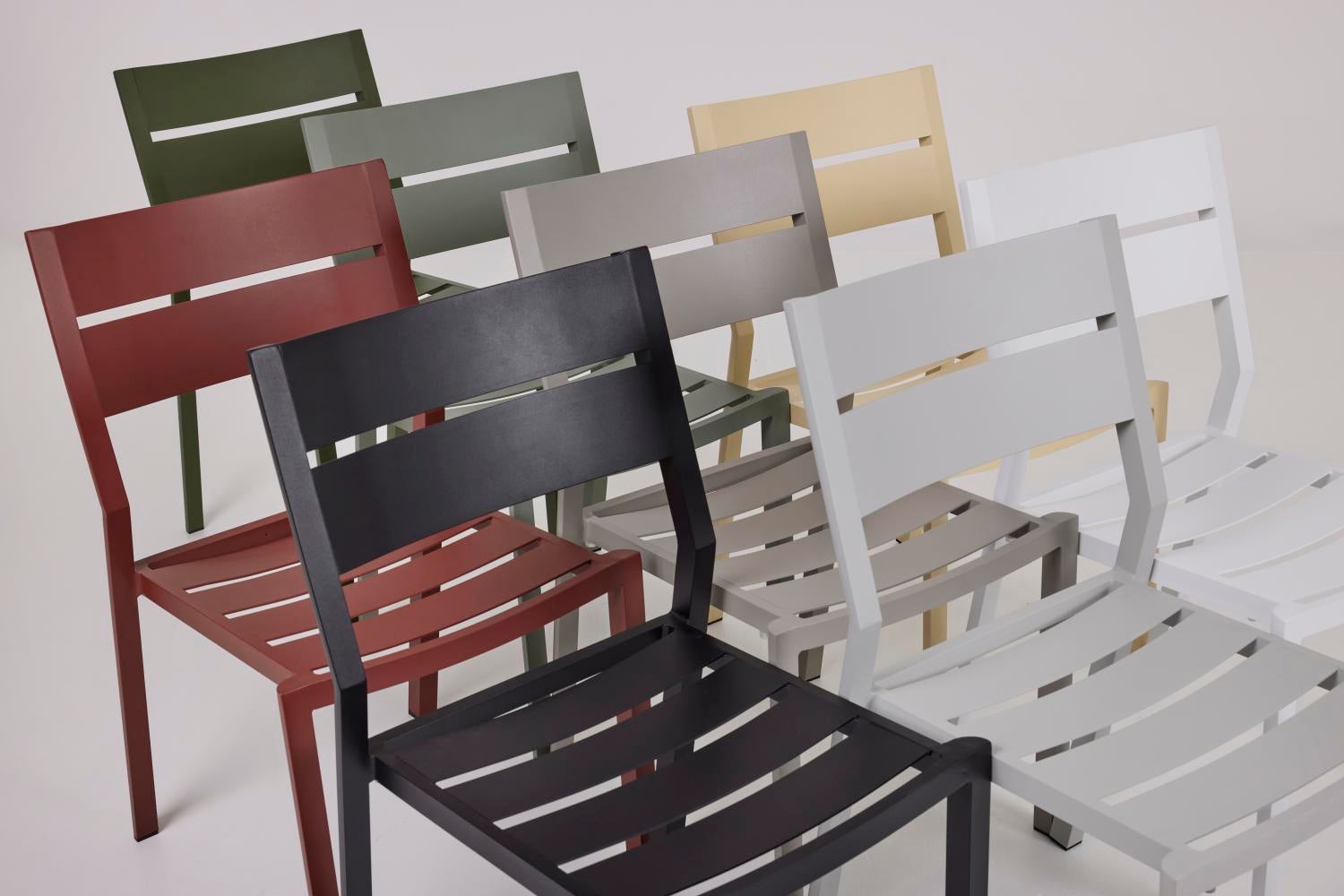 Delia matstol Light Grey