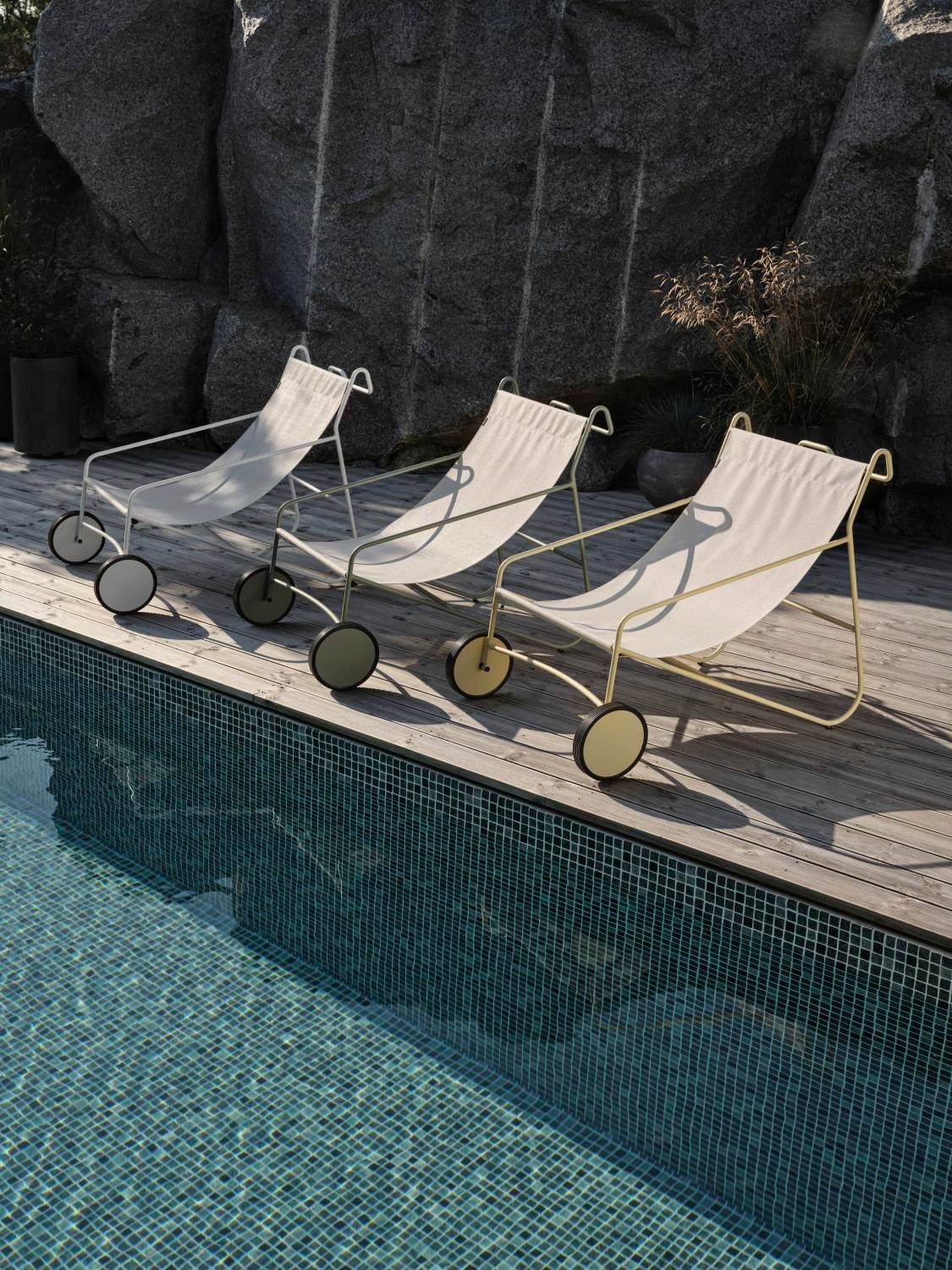 Poul Chair loungefåtölj Dusty green/Off-white