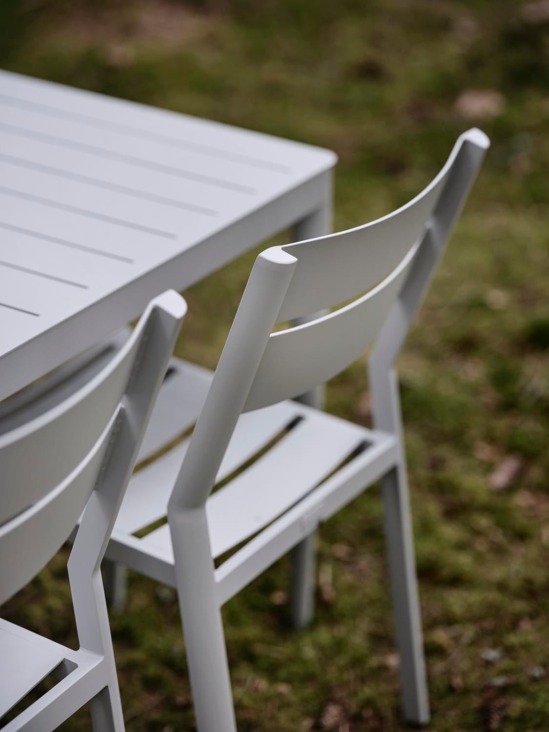 Delia matstol Light Grey