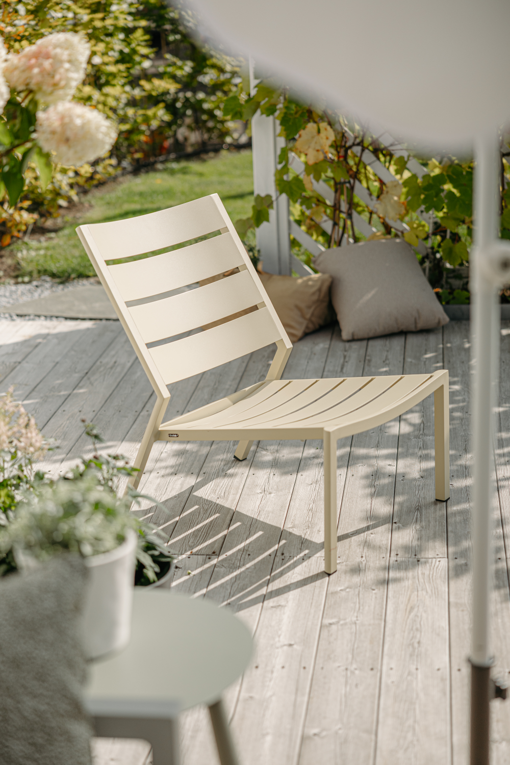 Delia loungefåtölj Lemon