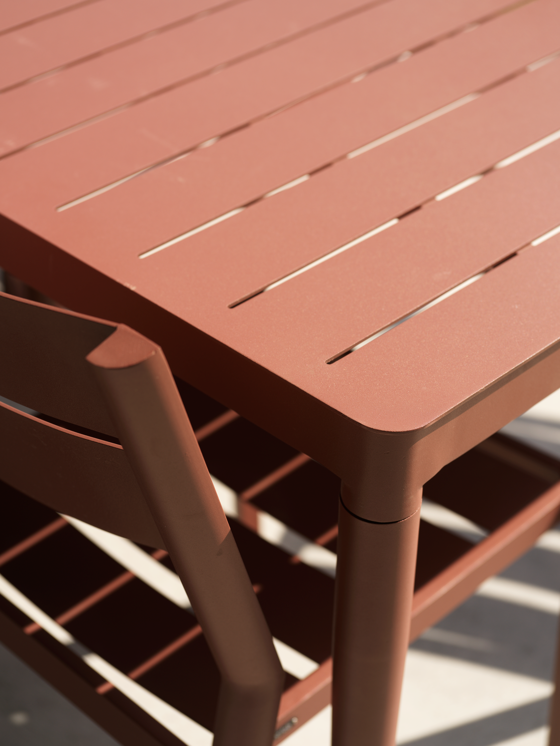 Delia matstol Zin Red