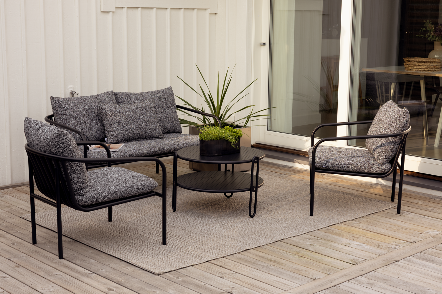 Bendt fåtölj Svart/Teddy Ant