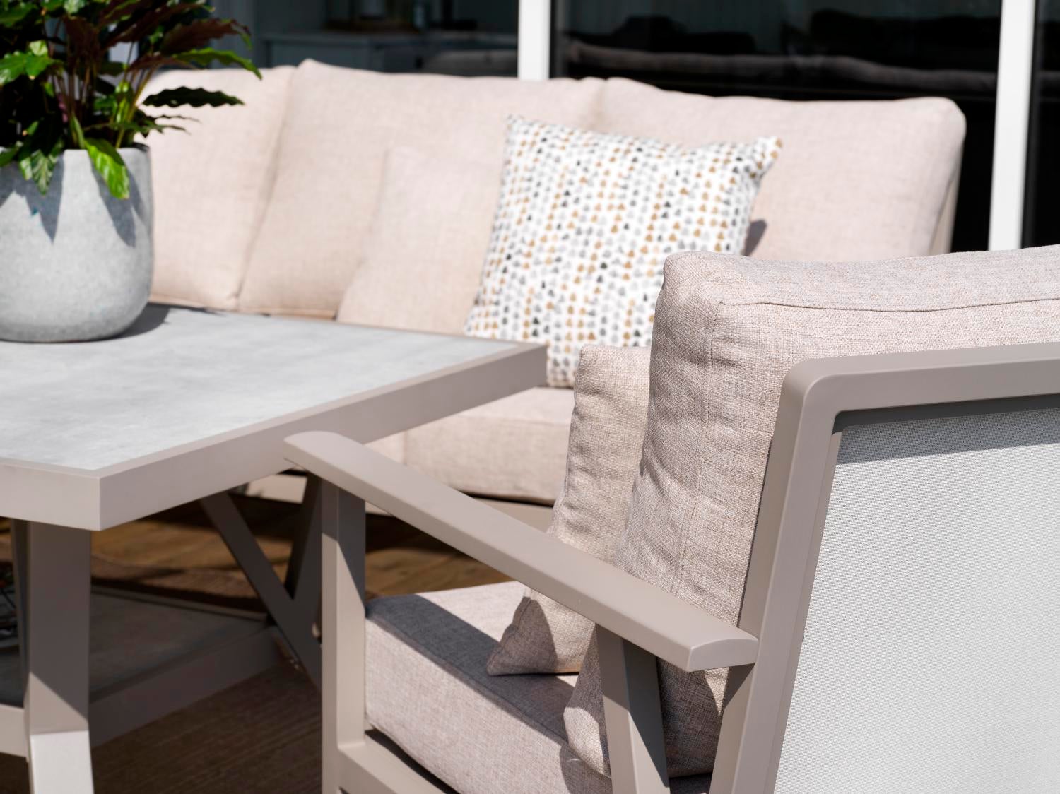 Samvaro High fåtölj Khaki/Sand